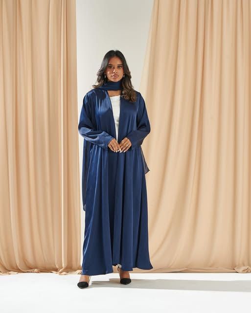 Washed and wrinkled silk abaya